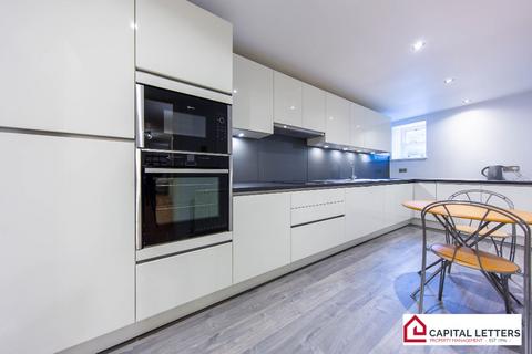 undefined, Queens Gate, Aberdeen AB15