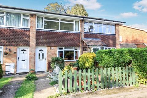 8 Ryelands Close, Caterham, CR3 5HY