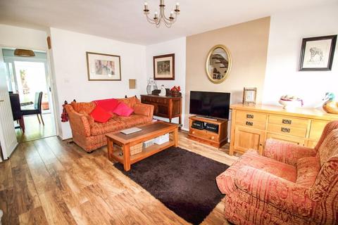 8 Ryelands Close, Caterham, CR3 5HY