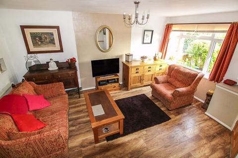 8 Ryelands Close, Caterham, CR3 5HY