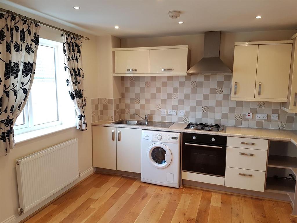 Flat 5, Phoenix House, Phoenix Drive, Scarborough 2 bed flat £595 pcm