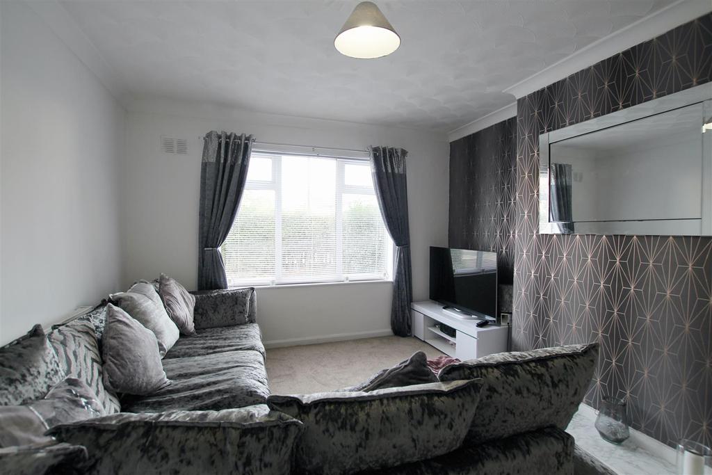 Tenbury Crescent, Nottingham 3 bed semidetached house £140,000