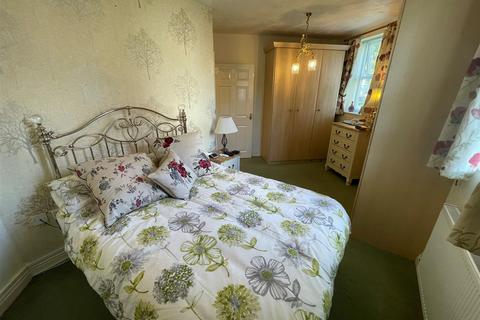2 bedroom flat for sale - Greenwich Way, Waltham Abbey