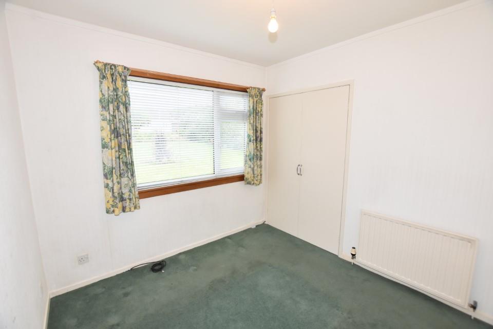 Bedroom 2 (Custom).JPG