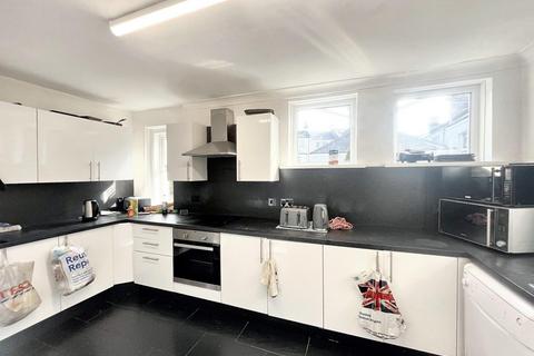 8 bedroom house to rent, St Lawrence Road, Plymouth PL4