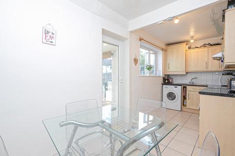 42 Green Glade, Theydon Bois, Epping, CM16 7LZ