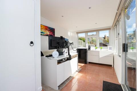 42 Green Glade, Theydon Bois, Epping, CM16 7LZ