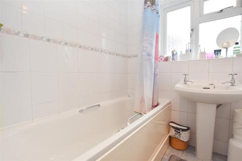 245 Park Avenue, Bushey, WD23 2DR
