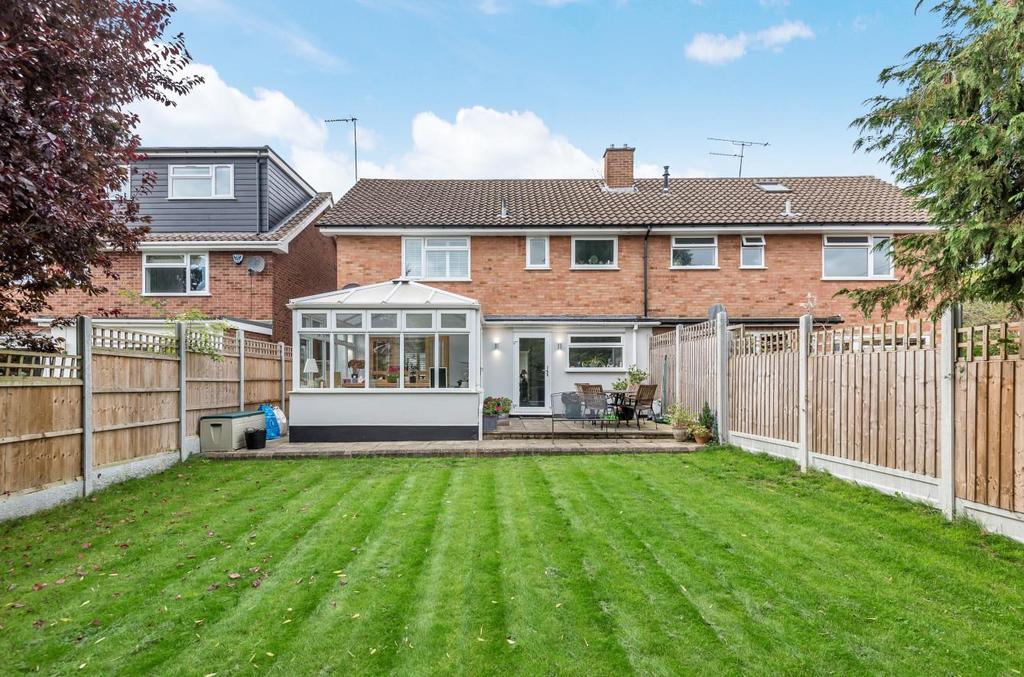 The Paddocks, Ingatestone 3 bed semidetached house £675,000