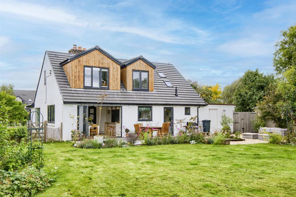 Field Barn Lane, Cropthorne, Pershore 4 bed detached house £525,000