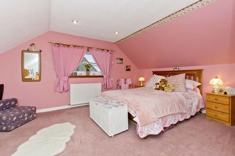 12 Cairnie Road, Glencarse, Perth, PH2 7NA