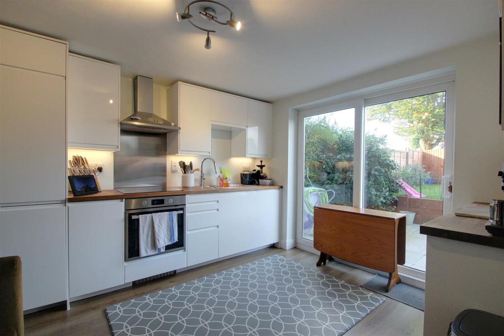 Kitchen 3.jpg