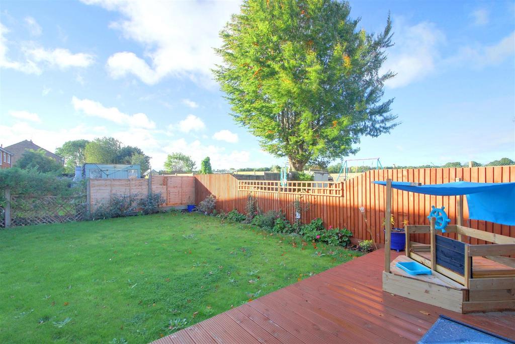 Rear garden 4.jpg