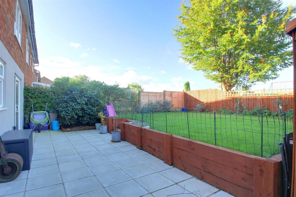 Rear garden 1.jpg