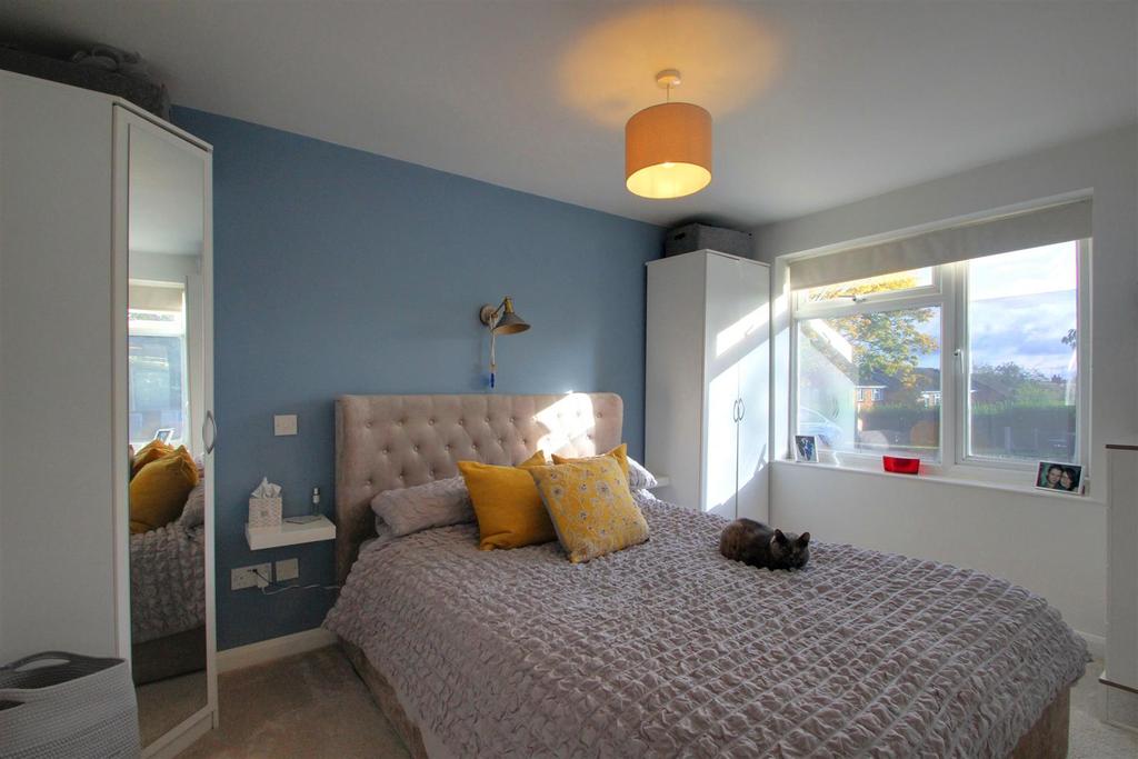 Bedroom 1.jpg