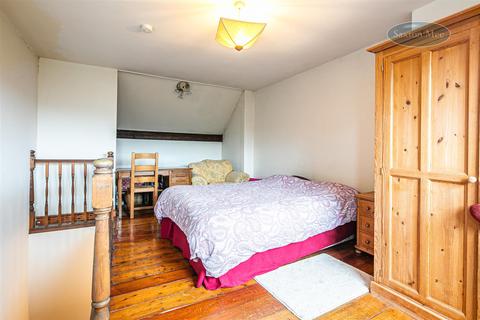 214 Green Road, Penistone, Sheffield, S36 6BG