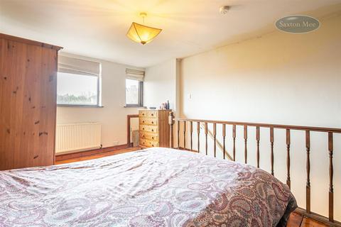 214 Green Road, Penistone, Sheffield, S36 6BG