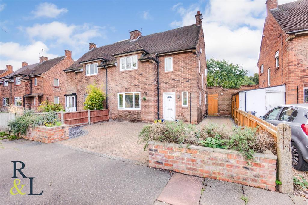 Spinney Close, West Bridgford... 3 bed semidetached house £310,000