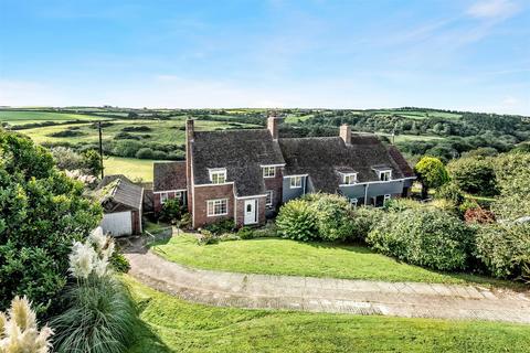 Cedra Lincombe, Lee, Ilfracombe, EX34 8LL