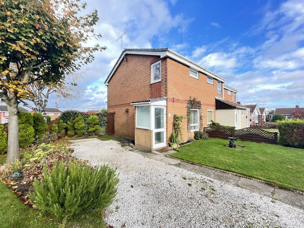 Fernwood Close, Forest Town, Mansfield 2 bed terraced house £120,000