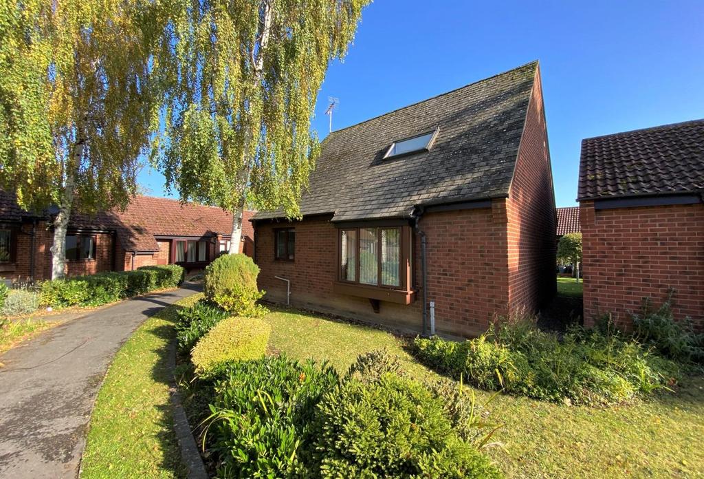 Exeter Gardens, Bourne 2 bed bungalow £190,000