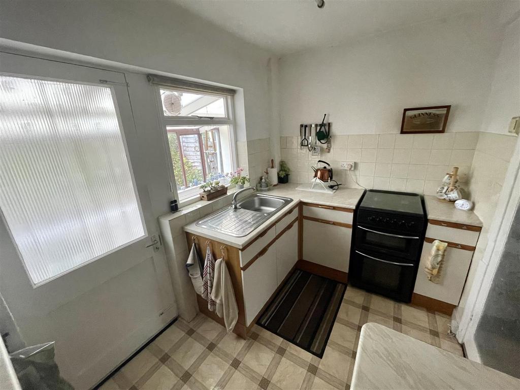 Cranmore Boulevard, Shirley, Solihull 3 bed terraced house £235,000