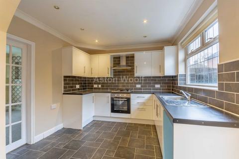 3 bedroom semi-detached house to rent, Knole Road, Wollaton