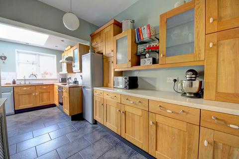 46 Halstead Road, Winchmore Hill, London, N21 3DS