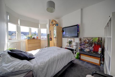 46 Halstead Road, Winchmore Hill, London, N21 3DS