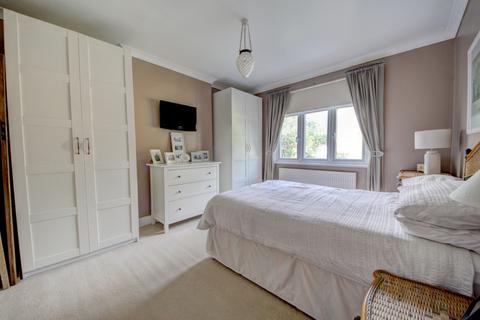 46 Halstead Road, Winchmore Hill, London, N21 3DS