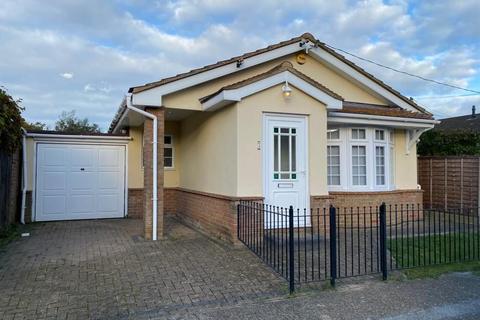 3 bedroom bungalow for sale, Thomas Drive, Canvey Island