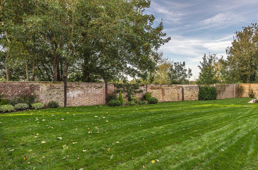 Orchard Brook, Long Melford, Sudbury... 2 bed bungalow £335,000