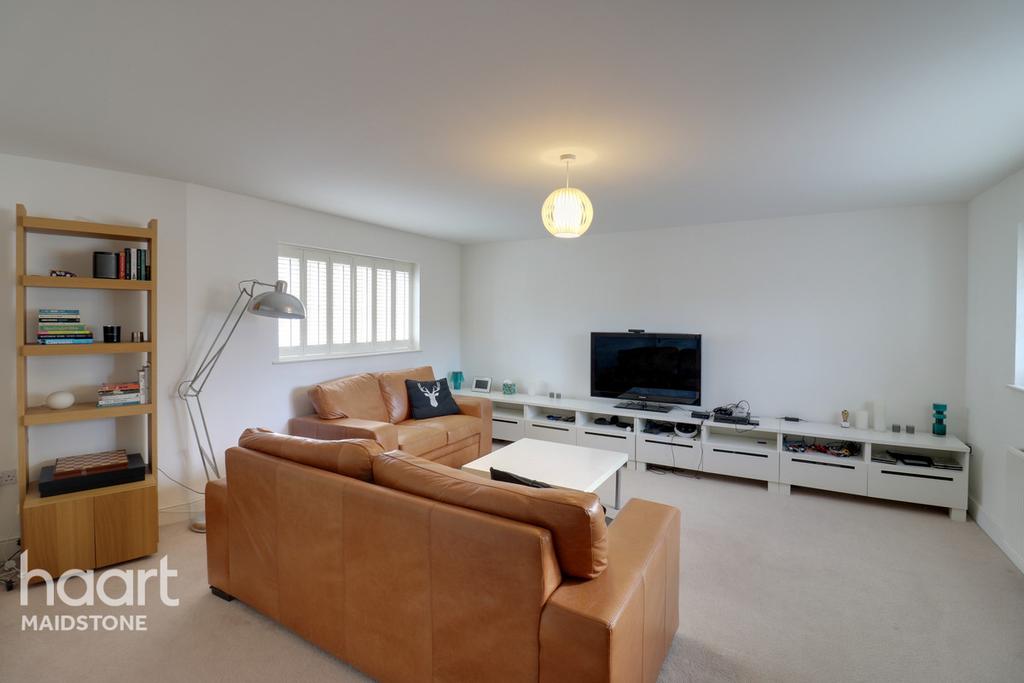 Edelin Road, Maidstone 5 bed link detached house £625,000