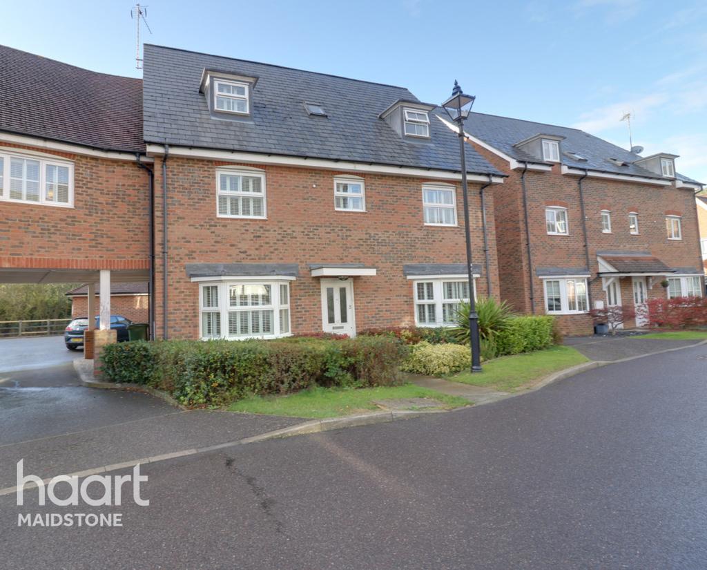 Edelin Road, Maidstone 5 bed link detached house £625,000