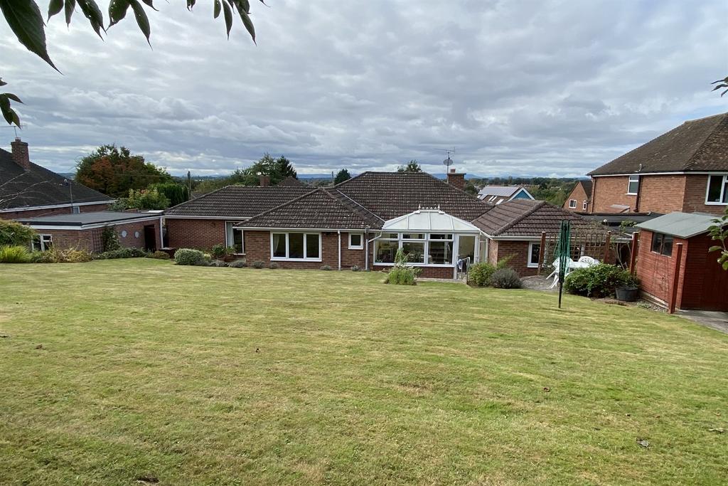 Lichfield Avenue, Tupsley, Hereford, HR1 3 bed detached bungalow £500,000