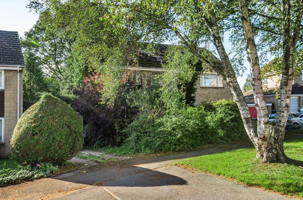 Bartley Croft, Tetbury GL8 8ER 3 bed semidetached house £260,000