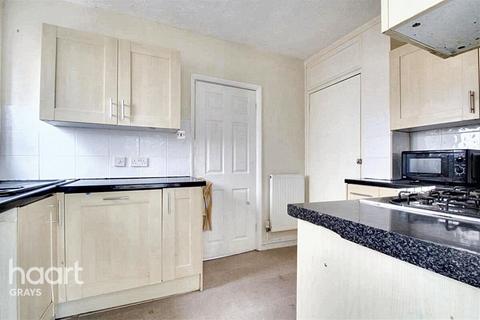 3 bedroom semi-detached house to rent, Melba Gardens, Tilbury