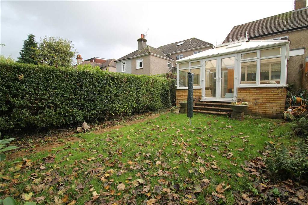 Caterham on the Hill 3 bed semidetached house £1,650 pcm (£381 pw)