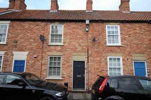 2 bedroom terraced house to rent, King Street, Newark