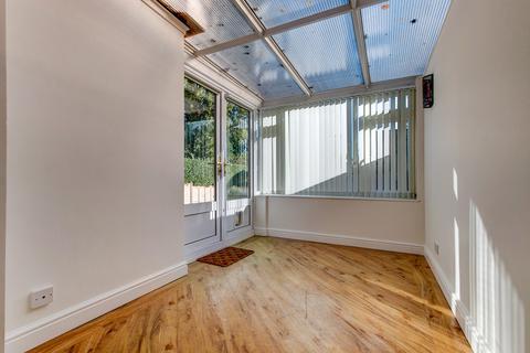 1 Haydon Close, Studley, B80 7SP