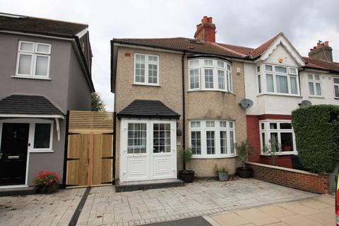 34 Caesars Walk, Mitcham, CR4 4LE