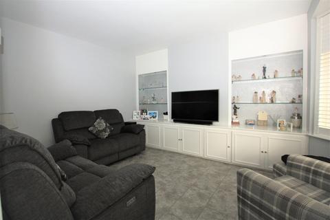 34 Caesars Walk, Mitcham, CR4 4LE