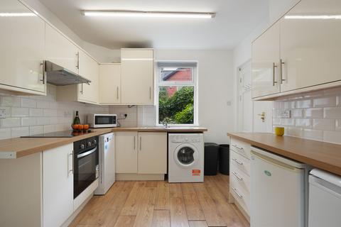 4 bedroom terraced house to rent, 10 Midland Street, City Centre