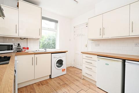 4 bedroom terraced house to rent, 10 Midland Street, City Centre