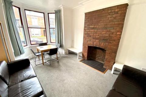 5 bedroom terraced house to rent, 15 Rossington Road, Hunters Bar