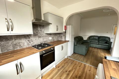 5 bedroom house share to rent, 27 Wadbrough Road, Ecclesall