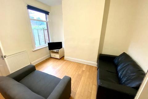 4 bedroom house share to rent, 28 Wadbrough Road, Ecclesall