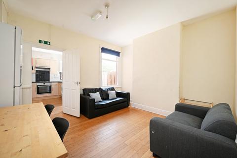 4 bedroom house share to rent, 28 Wadbrough Road, Ecclesall