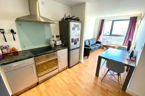 3 bedroom house share to rent, 300 West One Aspect, City Centre