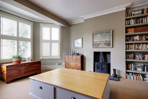 112b Marlborough Road, London, N22 8NN